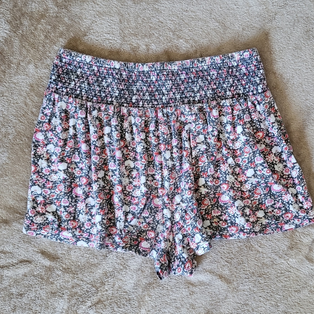 American Eagle shorts women's size M